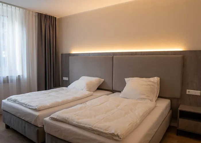 Diamonds Hotel